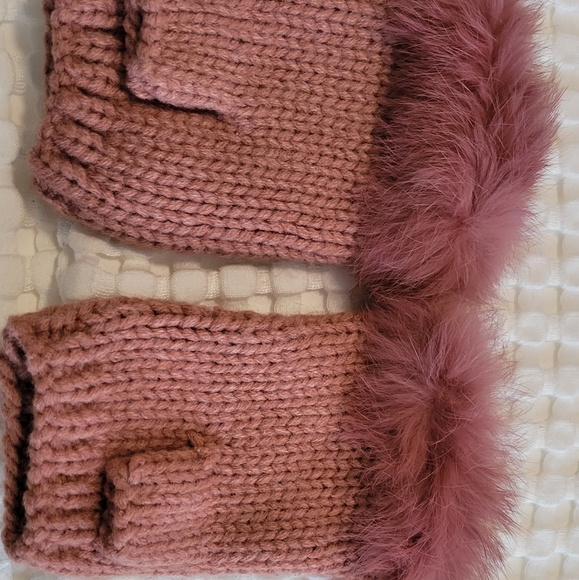 Fingerless knitted gloves - Picture 1 of 2